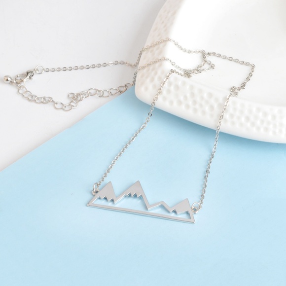 Mountain hiking traveling minimalist necklace - Picture 2 of 2